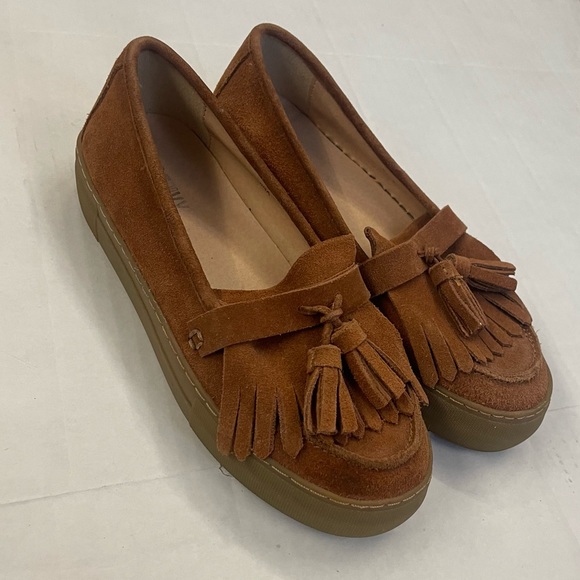 Renvy Chestnut Platform Slip On Moccasin Tassel Shoes - Size 6 - Picture 2 of 11